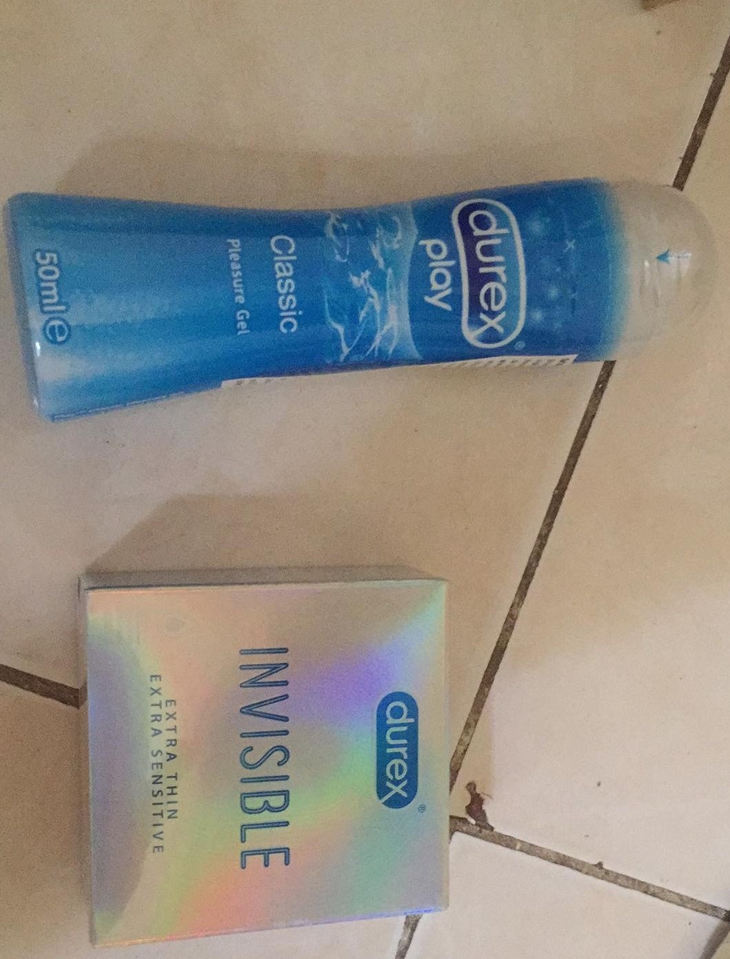 Giao hàng nhanh, vừa đặt hôm trước thì hôm sau đã có. Sản phẩm đúng với hình. Do là gel gốc nước nên dùng được một lúc thì độ trơn sẽ giảm, nhưng mình cũng không trách được vì đó là đặc tính của loại gel này rồi. Cứ một lúc lâu lại cho thêm chút gel vào là ok. Dù sao dùng loại này vẫn là an toàn nhất. Được cái hay nữa là vệ sinh sau khi hành sự rất tiện, chỉ cần rửa qua với nước là sạch rồi. Giao hàng nhanh, vừa đặt hôm trước thì hôm sau đã có. Sản phẩm đúng với hình. Do là gel gốc nước nên dùng được một lúc thì độ trơn sẽ giảm, nhưng mình cũng không trách được vì đó là đặc tính của loại gel này rồi. Cứ một lúc lâu lại cho thêm chút gel vào là ok. Dù sao dùng loại này vẫn là an toàn nhất. Được cái hay nữa là vệ sinh sau khi hành sự rất tiện, chỉ cần rửa qua với nước là sạch rồi.