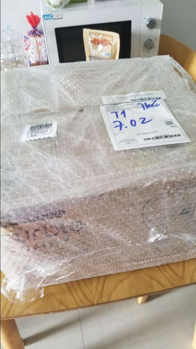 Ngồi rất êm, cũng chắc chắn chỉ là mắc thiệt, gói hàng cẩn thận. Ly tặng kèm thì tạm ổn thôi