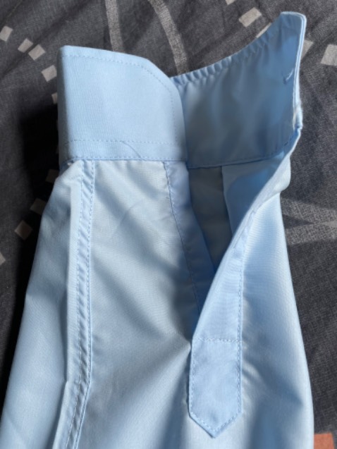 May quá kém đầy lỗi đường chỉ, tay áo không đơm nút. Nhà sản xuất quá ẩu chắc hàng xuất khẩu bị trả về bán nội địa. Sẽ không bao giờ mua hàng này và sẽ quảng bá sự yếu kém này cho mọi người biết tránh