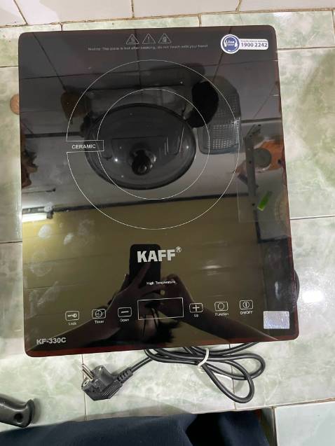 Khi nhận hàng thấy hàng được đóng gói cẩn thận nên yên tâm, về nhà mở ra dùng thử thì chân phích cắm điện bị lệch, đụng nhẹ bị rụng mất 1 chân nên chưa cắm điện dùng thử bếp được