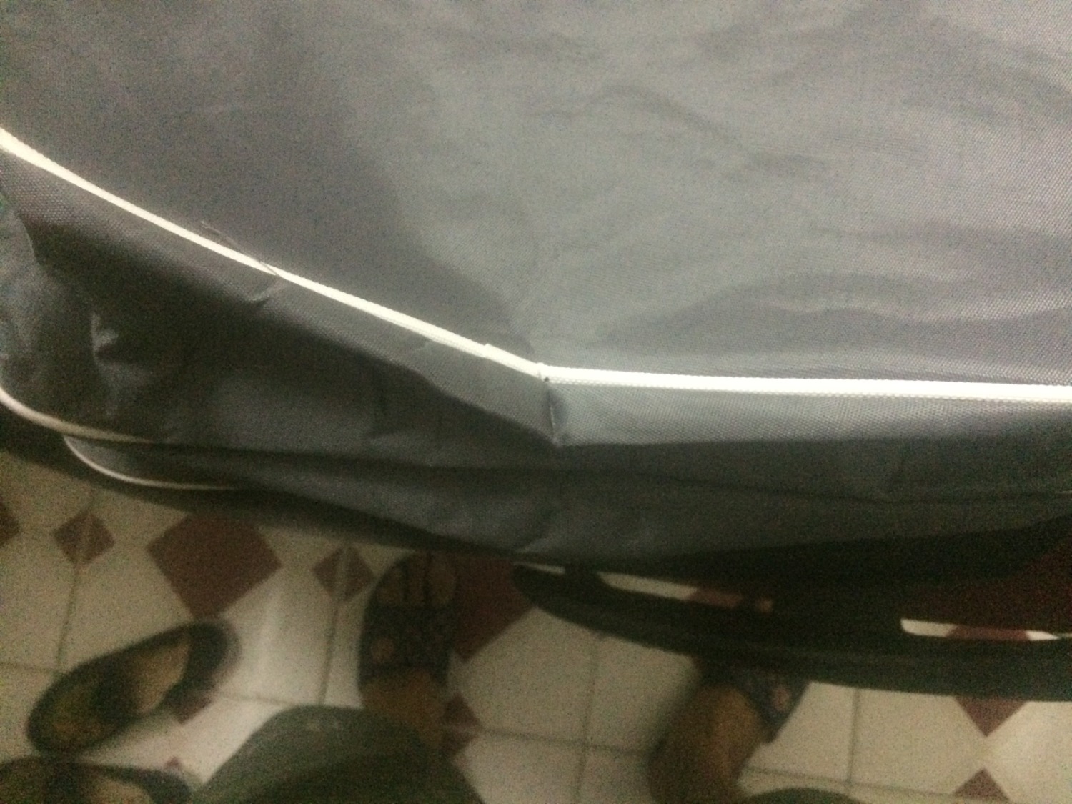 mua sản phẩm mới mà tiki giao cho cái hàng như ***. gãy khung xương và phần vải thì gập nhiều nhiền chán k thể tả được.nản thiệt chứ,