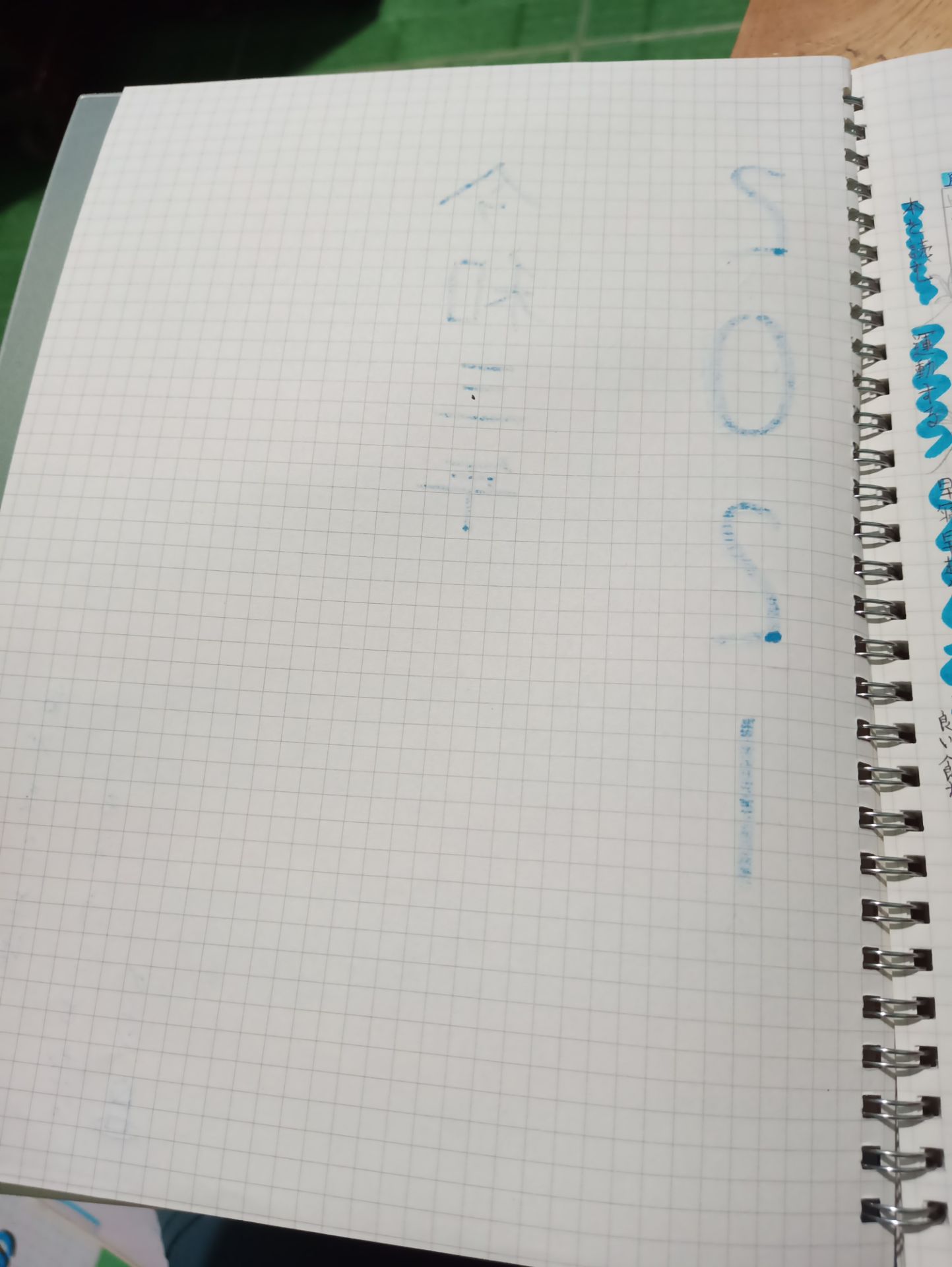 viết được bút ít nước, nhiều kiểu viết xong đọng mực sẽ lem thì phải