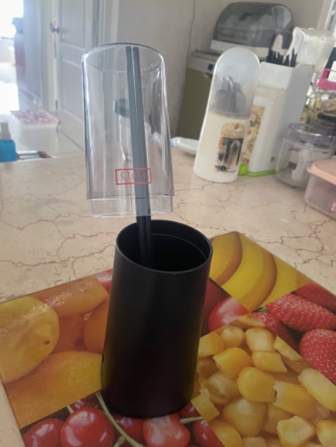 HỘP ĐỰNG ĐŨA QUÁ THẤP KO ĐẬY NÁP ĐƯỢC