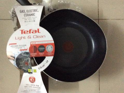 Mình mua máy này với khuyến mãi được tặng một chảo chống dính hiệu Tefal nhưng khi nhận hàng thì chảo bị móp méo như hình.
Qua cách làm như này thì mình xin đánh giá thương hiệu TEFAL này 1 SAO (MỘT SAO)
Sản phẩm máy thì xài tạm ổn, lõi xay là nhựa nên tương lai chắc không bền, thời gian đầu xài ổn chưa thấy lỗi lầm Mình mua máy này với khuyến mãi được tặng một chảo chống dính hiệu Tefal nhưng khi nhận hàng thì chảo bị móp méo như hình.
Qua cách làm như này thì mình xin đánh giá thương hiệu TEFAL này 1 SAO (MỘT SAO)
Sản phẩm máy thì xài tạm ổn, lõi xay là nhựa nên tương lai chắc không bền, thời gian đầu xài ổn chưa thấy lỗi lầm