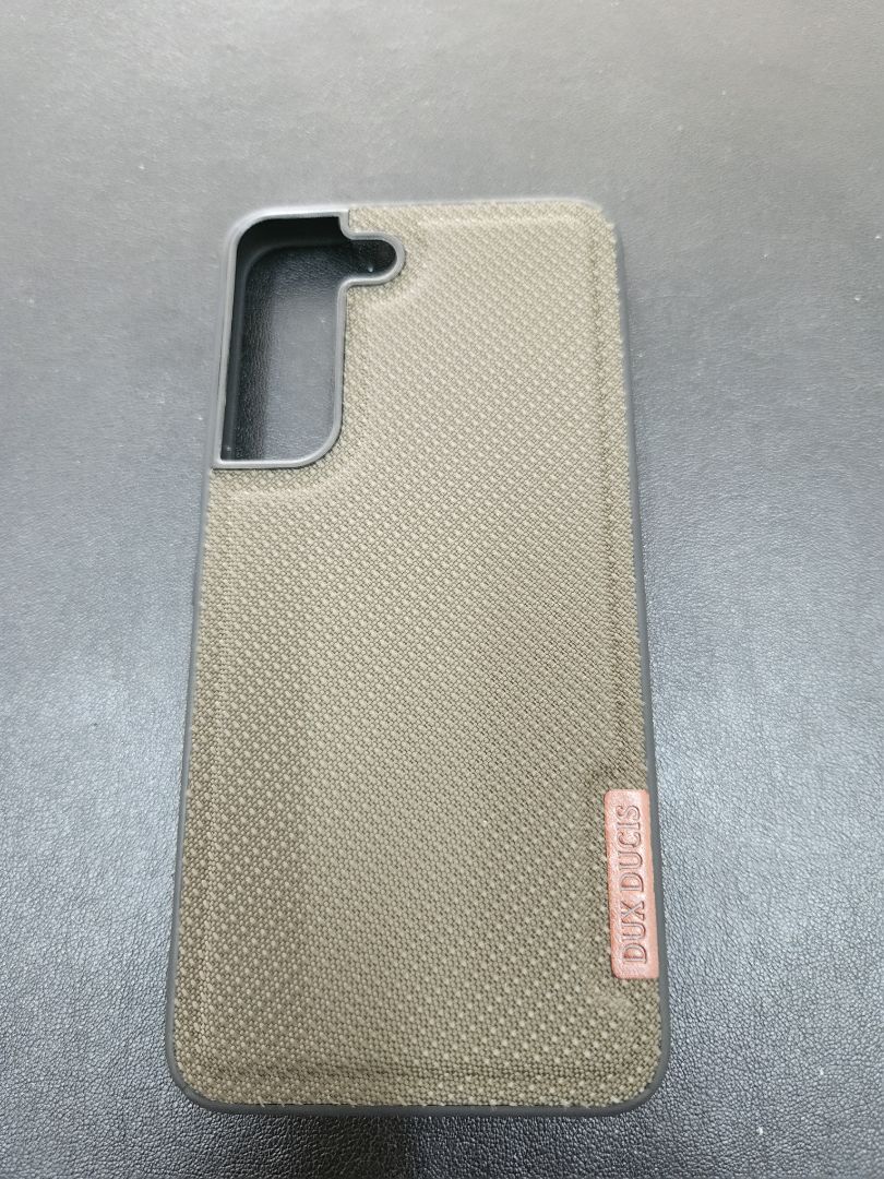 ốp rât chắc chắn, vừa tay, cầm lâu không bị ngứa khó chịu như những loại rẻ tiền khác.