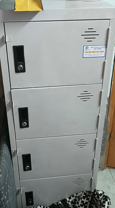 Nhìn chắc chắn, ngăn đựng ba lô, laptop ok. Đáng tin cậy