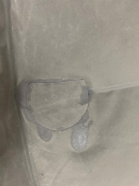 Chất lượng quá tệ, mới dùng mấy ngày đã bị xì. Ko chấp nhận được. SP khác với quảng cáo, tuýp keo ko có keo để dán. Nói chung quá tệ.