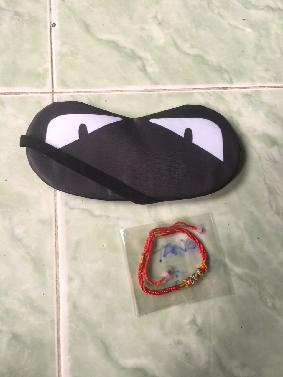 Bịt mắt đẹp, rẩt êm nha. Giao hàng nhanh nữa