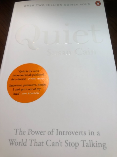 nội dung dễ hiểu dù hơi thiên kiến, tác giả đưa luận điểm xong tìm bằng chứng để chứng tỏ thôi ý. Nhưng vẫn đáng đọc vì có các nghiên cứu khoa học thú vị, và dẫn dắt mạch chuyện hấp dẫn