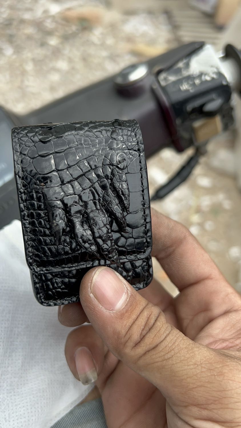 Sảm phẩm rất đẹp và sắc xảo, nên mua lắm nha các bác