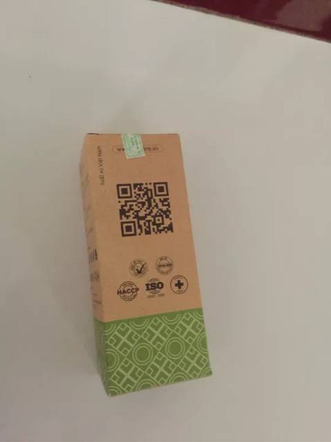 Nhận hàng chuẩn như hình đúng đơn. Giao hàng nhanh. Cảm giác cá nhân là mùi hơn hắc. Hơi nồng. Hy vọng đuổi được muỗi. Mới sài nên chưa biết có tác dụng k ạ.