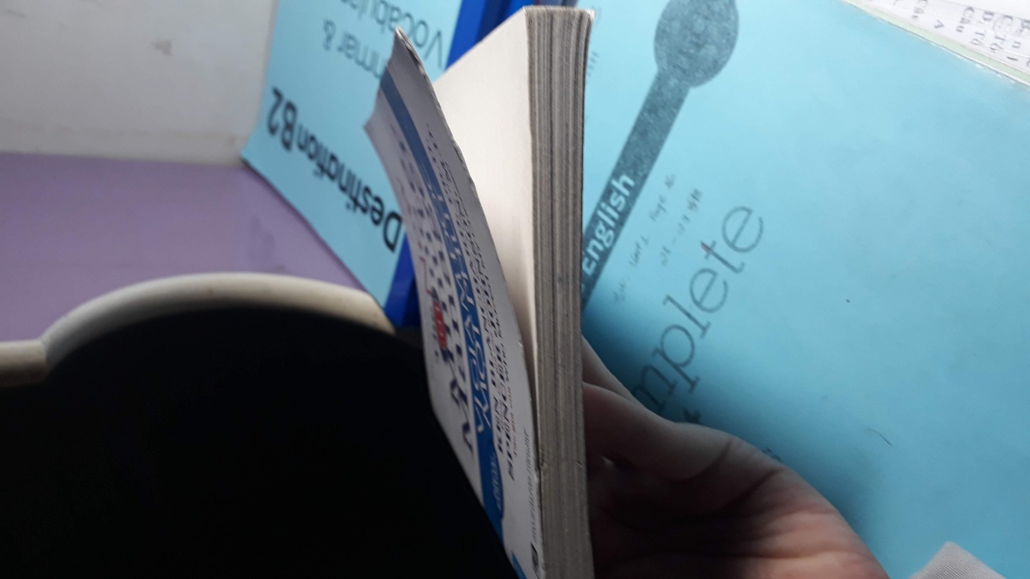 Tôi mới nhận hàng ngày hôm nay, mở ra thì tá hỏa vì trước giờ mua sách cứ yên tâm chất lượng chứ ai *** gạt bao giờ. Mở ra, không bọc sách, trang sách thì ố vàng có vài chỗ bẩn, bìa sách thì ôi thôi khỏi nói. Tất cả kết luận đây là 1 cuốn sách cũ thế mà Tiki đem đi bán lại. Rất THẤT VỌNG.