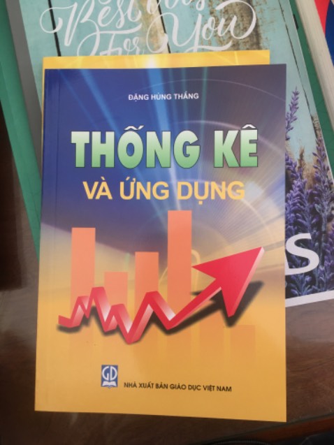 Mỗi khi có dịp đi ngang qua một ngôi trường nhỏ, tôi thường bồi hồi nhớ đến thầy. Rồi mấy năm trong trại cải tạo và những ngày ở hải ngoại, hình ảnh thầy vẫn đến với tôi bất chợp, nhưng phảng phất, lúc có lúc không.