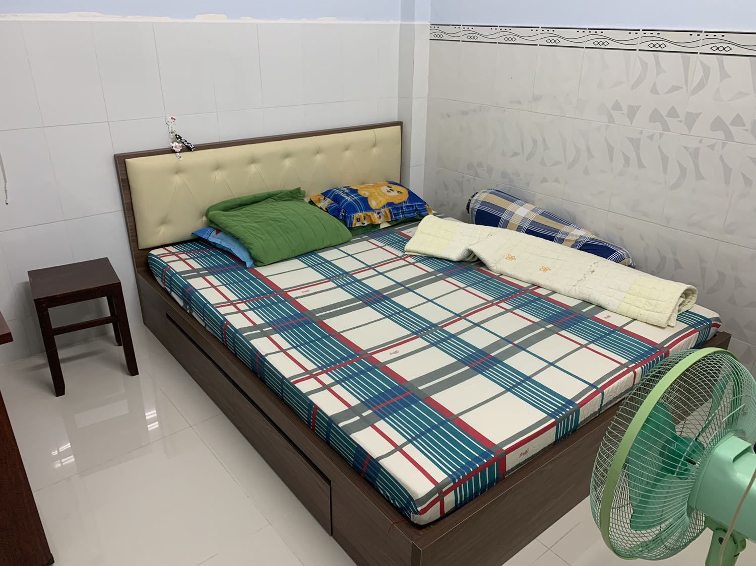 Giường đẹp,phù hợp với giá,ace nên đặt gấp để có giường mới,nằm sướng nhé,shop tư vấn kỹ và giảm giá vận chuyển đi các Tỉnh,sẻ ủng hộ shop VIVA khi có dịp,Thank