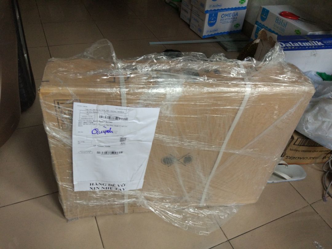 Hàng Elica xịn sò mà ko hiểu sao cái kính lại nhỏ hơn so với hình và con đang xài