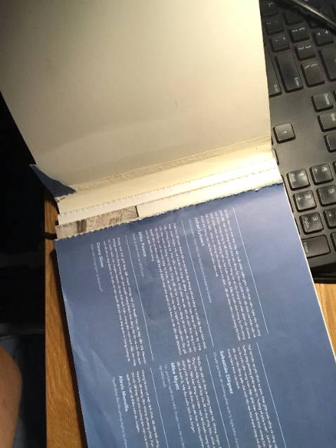 Cuốn sách đọc nhiều góc nhìn mới về tạo niềm vui. Nhưng rất chê alphabook về việc in sách đọc vài tuần đã bung hết gáy rồi. Keo dính lởm quá :((