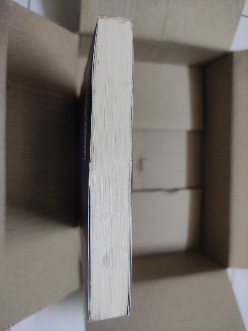 Tiki dạo này giao đúng dự kiến, đóng gói ổn mà sách thì lại dơ quá! Mình mua giá tốt nhưng nhiều lúc cầm cuốn sách nhìn cũng buồn chứ.