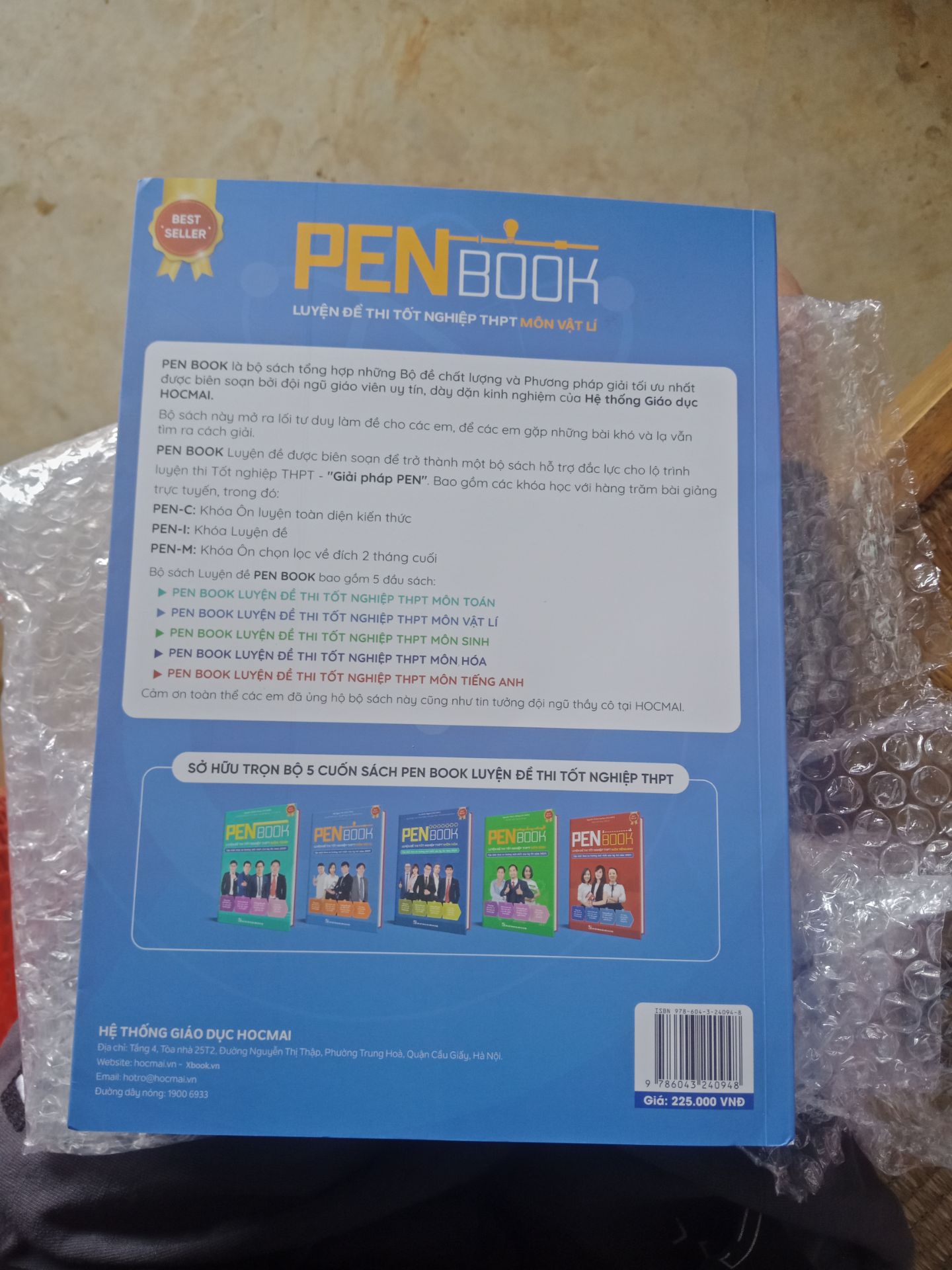 góc sách hơi nhăn tý thôi còn lại quá ok, sách đẹp *** luôn ý, mình sẽ cố gắng học tập sau khi mua nó