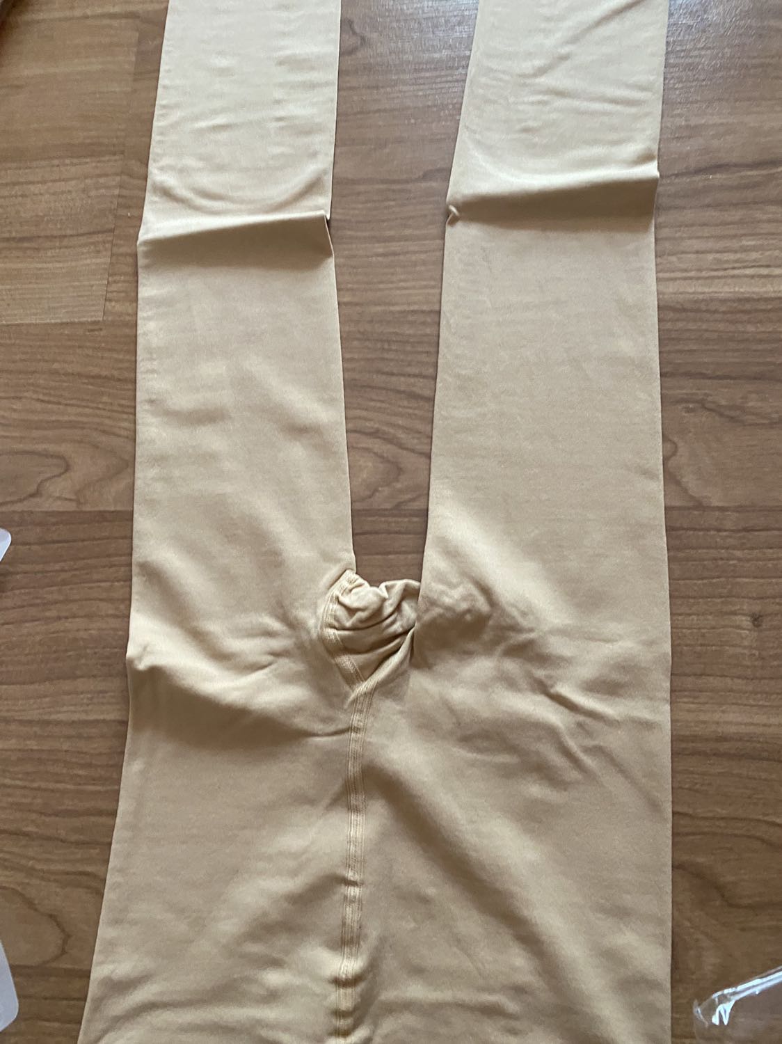 Che khuyết điểm 100% trăng da lên 1 tông lun nha
Shop tư vấn tốt