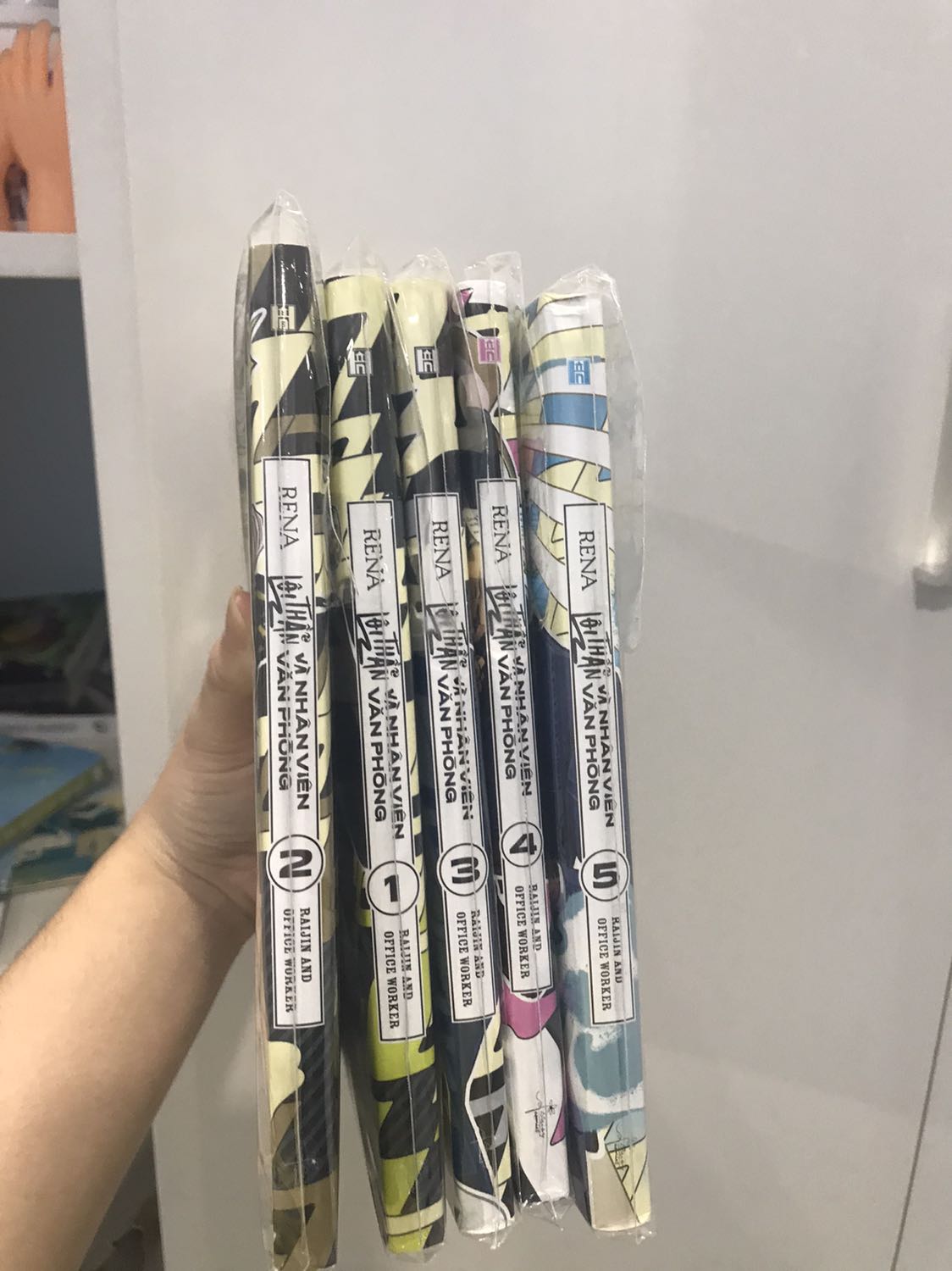 giao nhanh , truyện hay mà mỗi tập 4 dc tặng book mark à nhưng mà đối với mình thì v cũng dc r