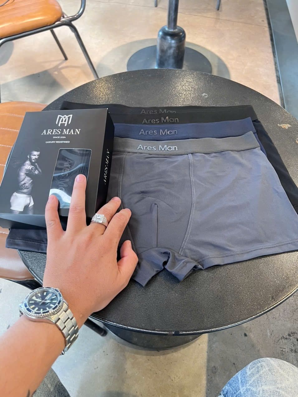 Mát lạnh , sờ tay cảm giác rất mềm mịn , quần xịn nha Mát lạnh , sờ tay cảm giác rất mềm mịn , quần xịn nha