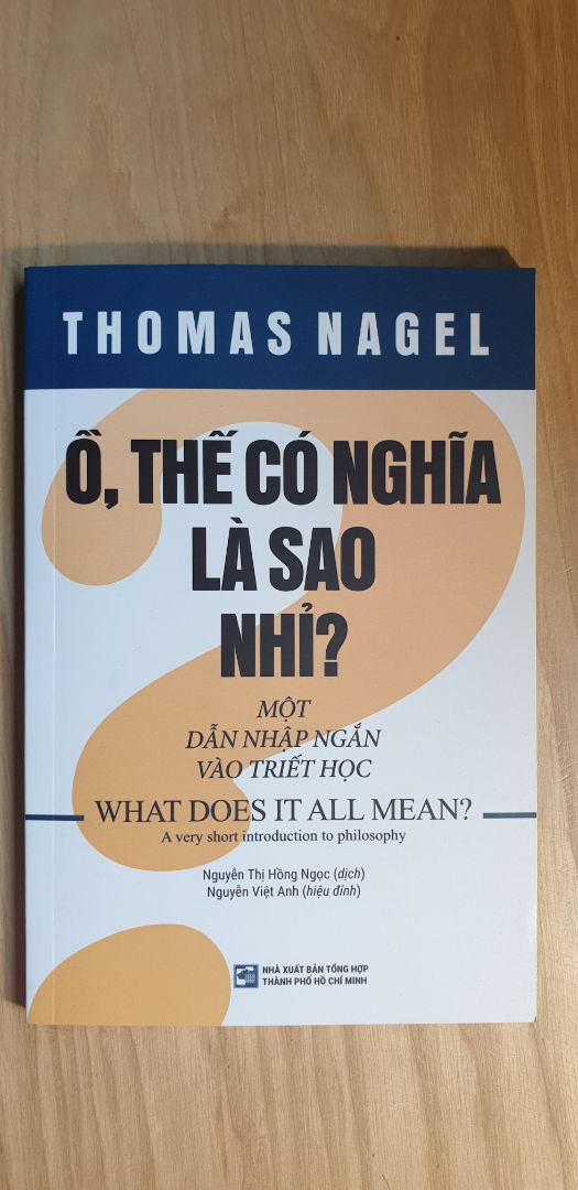 Cuốn sách "Ồ, thế có nghĩa là sao nhỉ? Một dẫn nhập ngắn vào triết học" được tác giả Thomas Nagel đưa đến tay bạn đọc. Đặc điểm suy tư, tâm sự của tác giả là bạn đồng hành cùng độc giả đi vào triết học. Từ khi Thales (cha đẻ của Định lí Thales) trở thành triết gia đầu tiên, con người bước vào triết học như sự giao thoa với ngay chính đời sống của bản thân mình. Nó thành một lĩnh vực mà vốn xưa nay dành sự quan tâm lớn đối với các chủ đề, vấn đề của những tri thức khác biệt. Thomas Nagel ngay từ đầu đã đặt câu hỏi trong chính tựa đề tác phẩm. Sự ngụ ý của ông giúp độc giả nhận ra điều đầu tiên: giữa con người cụ thể và triết học, đều có xuất phát điểm từ cách đặt câu hỏi về mọi thứ. Chức năng tuyệt vời như vậy xuất hiện khi con người chúng ta ở tuổi thiếu niên. Theo Nagel, con người hiểu về mọi thứ theo cách đặt sự nghi vấn: vì sao nó như vậy? nó có thể tốt hơn, hay tệ đi không?.... 

Văn phong cởi mở, sâu lắng, đầy tính xây dựng của Nagel thể hiện qua các chủ đề cơ bản dẫn vào triết học như: Tâm trí, Ngôn từ, Tự do, Đúng - Sai, Công lý, Cái chết, Ý nghĩa cuộc đời,... Điều bất ngờ ở chỗ, nó theo một hành trình đi từ chính trái tim - khối óc của mỗi người đến việc chúng ta trầm lắng hơn, tâm tư hơn về những điều mình đã và chưa làm. Đến khoảnh khắc bừng tỉnh, ta để lại cho cuộc sống cái cách ta hiểu về ý nghĩa cuộc đời.

Dù tôi hay bất cứ ai ở hoàn cảnh hay vị trí ra sao trong phần đời còn lại, thì hẳn chúng ta đều không hoàn toàn cô độc. Vô hình chung cảm nhận như cách mà Nagel tâm niệm: "thúc đẩy sự hiểu biết về thế giới và bản thân chúng ta sâu sắc hơn một chút" (tr. 10, Dẫn nhập)
