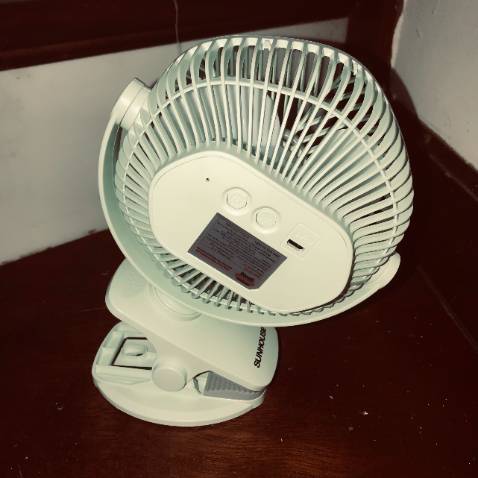 Quạt đẹp, đúng mô tả. 
Dịch nhưng vẫn giao rất nhanh. 
Nên mua nhé mn. 👍👍👍👍