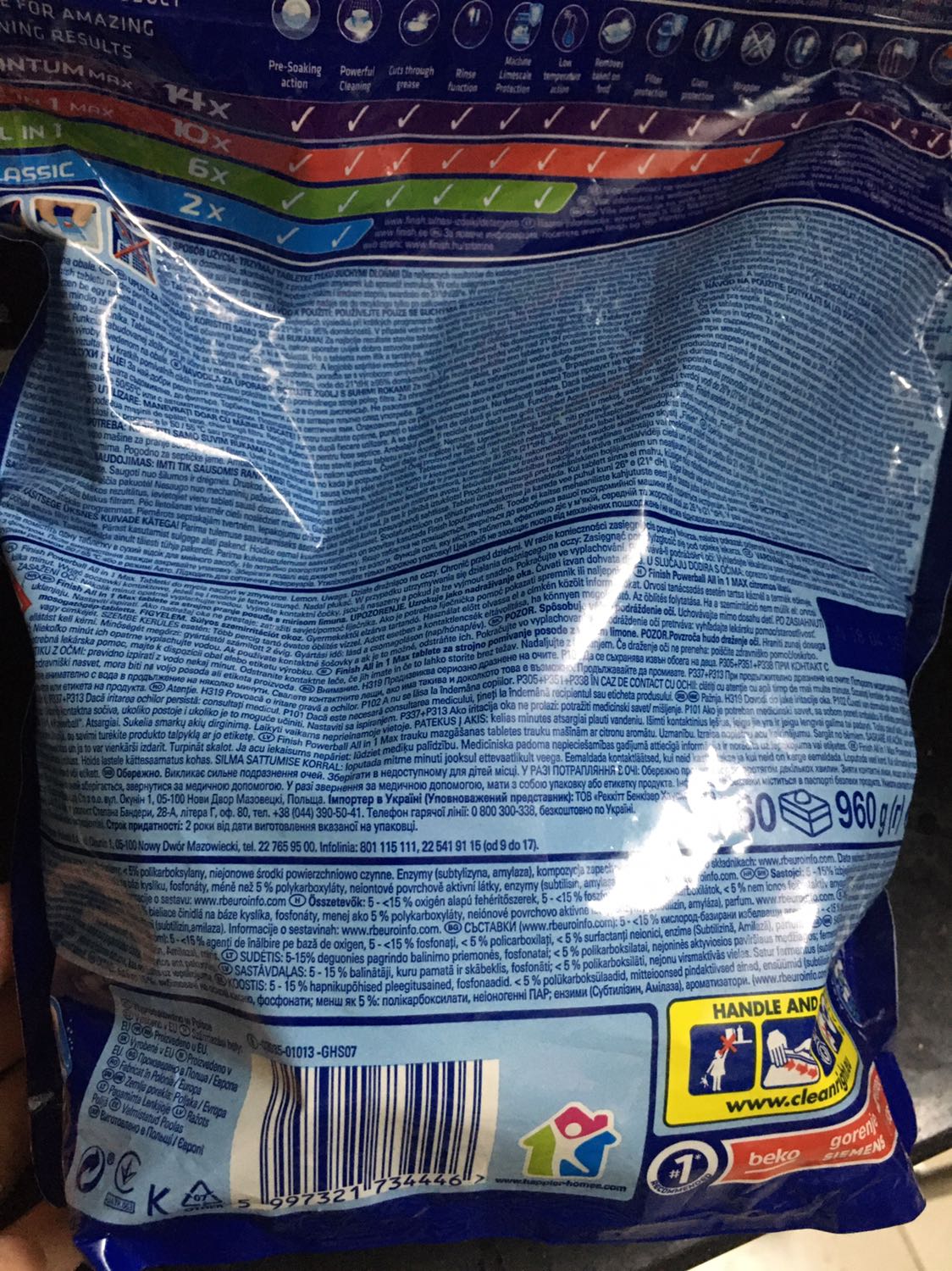 Tiki giao hàng nhanh, nhưng viên rửa bị mốc và ngoài túi không thấy có in hạn sử dụng! Yêu cầu Tiki kiểm tra và đổi hàng giúp nhé!