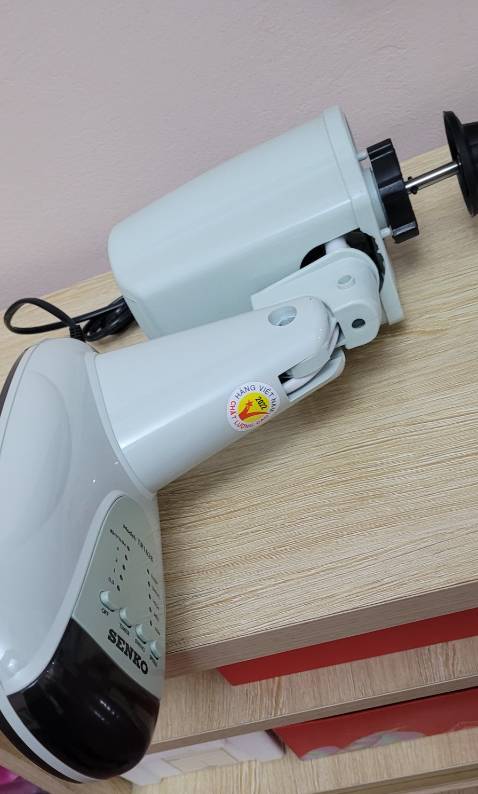 Quạt đẹp phết. Hộp đựng bằng các tông cứng cáp, dày dặn. Thử quạt thấy chạy tốt, điều khiển từ xa ngon lành. Quạt đẹp phết. Hộp đựng bằng các tông cứng cáp, dày dặn. Thử quạt thấy chạy tốt, điều khiển từ xa ngon lành.