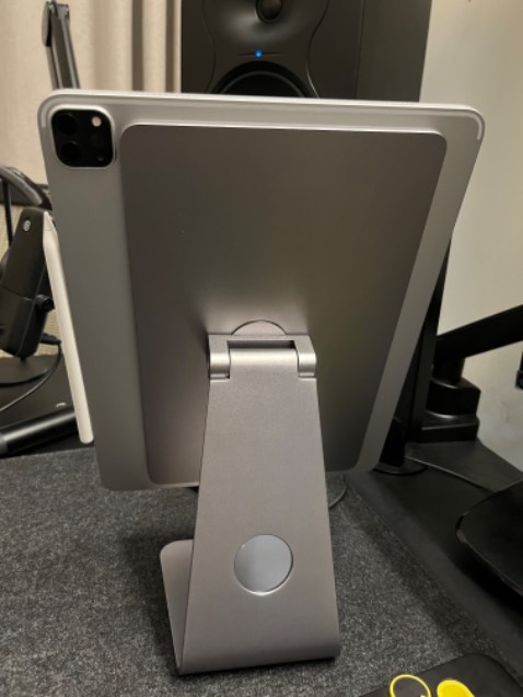 Sản phẩm đẹp. Bao bì cũng đẹp, đóng gói kỹ càng. Mua lúc đang sale nên giá cũng đẹp. Tuy nhiên không có locking ở các góc 90*