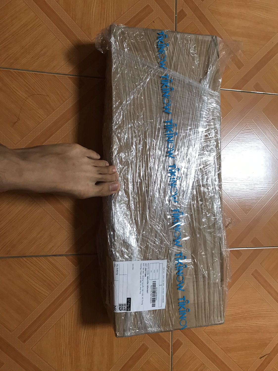 Giao hàng nhanh, đóng gói cẩn thận, sản phẩm đẹp chắc chắn, đầy đủ phụ kiện, dễ dàng lắp ráp chỉ với chiếc tua vít. Tóm lại hàng đẹp nên mua các bác ạ.