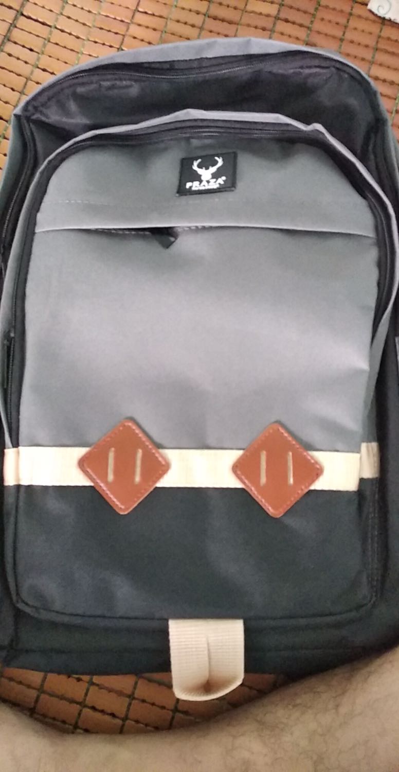 Balo hơi nhỏ, từ vải đến đường may đều rẻ tiền. Mình đã mua hàng rồi, nhưng hơi thất vọng vì không giống như trong ảnh, như đồ may gia công vậy ☹️ Balo hơi nhỏ, từ vải đến đường may đều rẻ tiền. Mình đã mua hàng rồi, nhưng hơi thất vọng vì không giống như trong ảnh, như đồ may gia công vậy ☹️