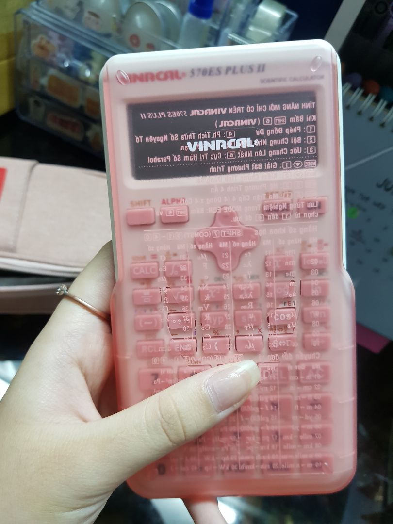 Máy đẹp, giao hàng nhanh. Từ cấp 3 mình đều dùng máy này mà lên 12 làm mất nên phải mua lại. Mình dùng lâu r nên đảm bảo chất lượng rất ok và có kèm sẵn pin, thẻ bảo hành, sách hướng dẫn.