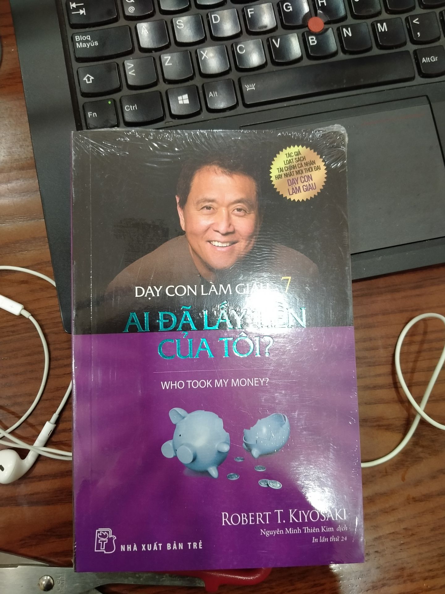 chưa lần nào mua sách của tiki mà pải phàn nàn chất lượng. 10₫ giáo hàng tiết kiệm mà trong ngày đã lấy đc 👌