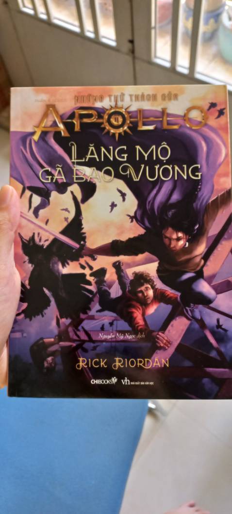Sách đóng gói ok, phần bọc bên ngoài bị bong nhưng ko sao nè