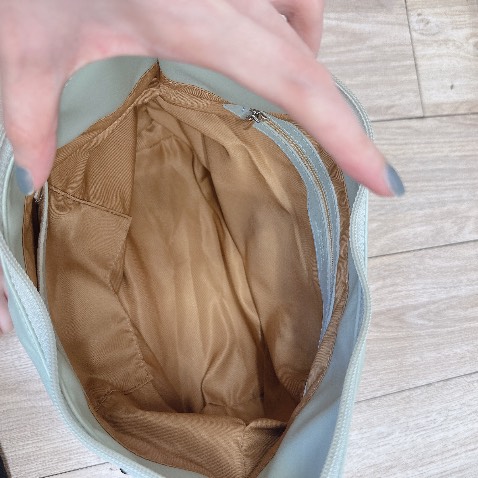 Form mềm lắm nha mà ko bị nhão á nha mí bạn nên mua nha