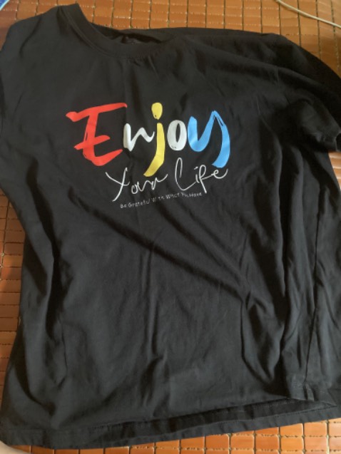 áo đẹp, chất vải khá là xịn, mặc rất thoải mái