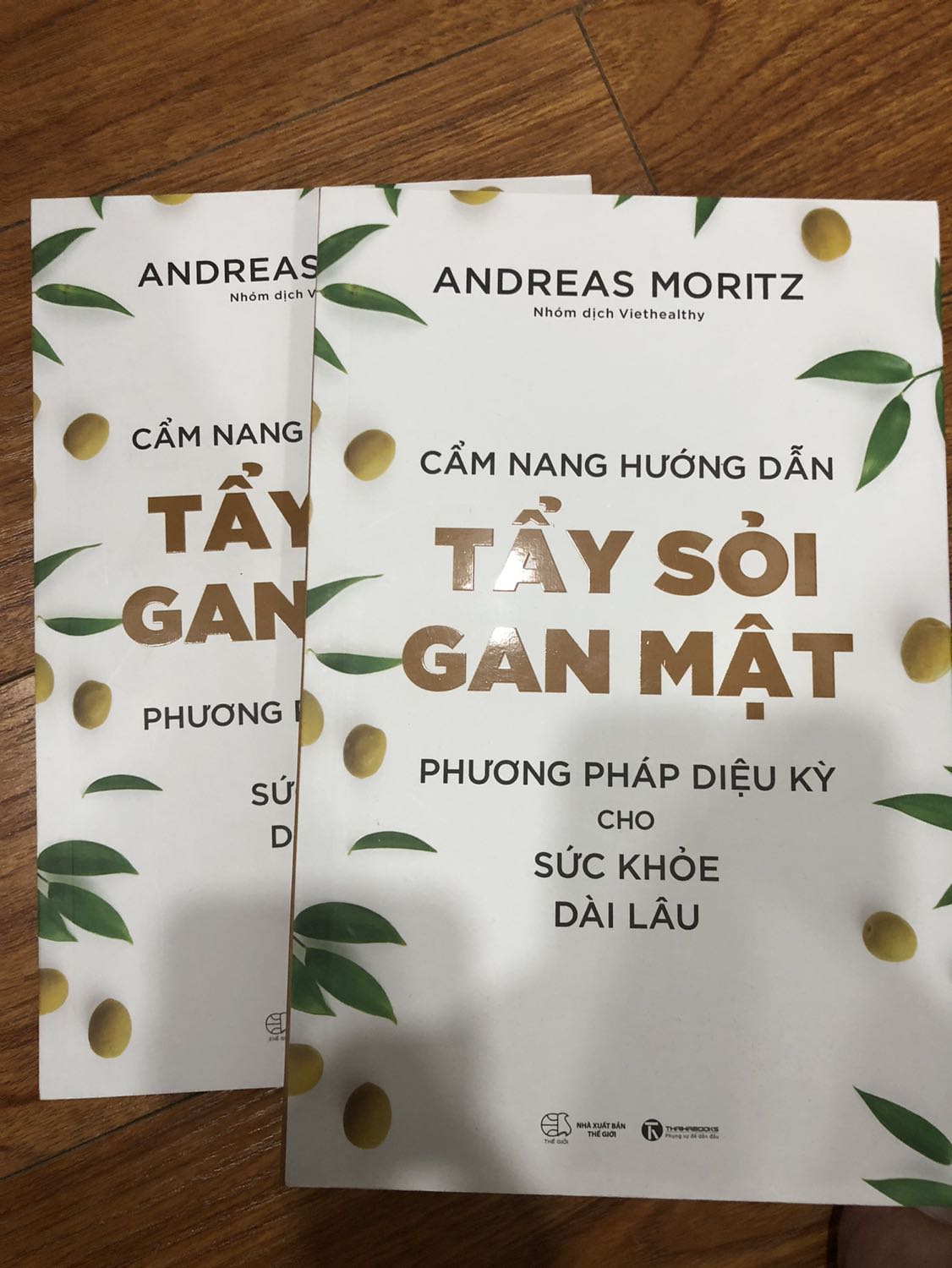 Sách mới order nhưng mua nhầm 2 cuốn, bạn nào quan tâm muốn nghiên cứu về cái này thì mình tặng nha, bạn chịu phí ship từ bình Thạnh cuối tuần or Tan Binh trong tuần. Contact mình: ***
