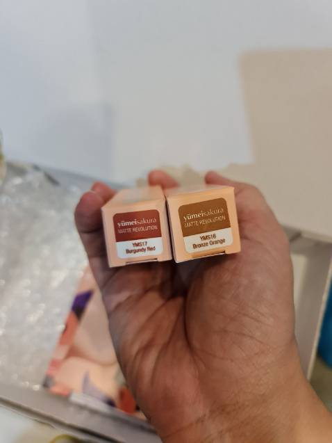 Đóng gói giao hàng chuyên nghiệp đúng giờ. Bao bì rất sang so với giá