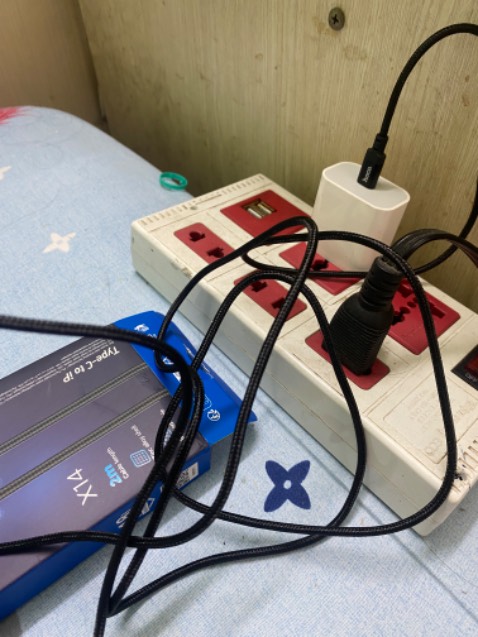 Mới nhận và cắm vào sạc! Hoạt động tốt, phải sử dụng một thời gian mới biết bền không