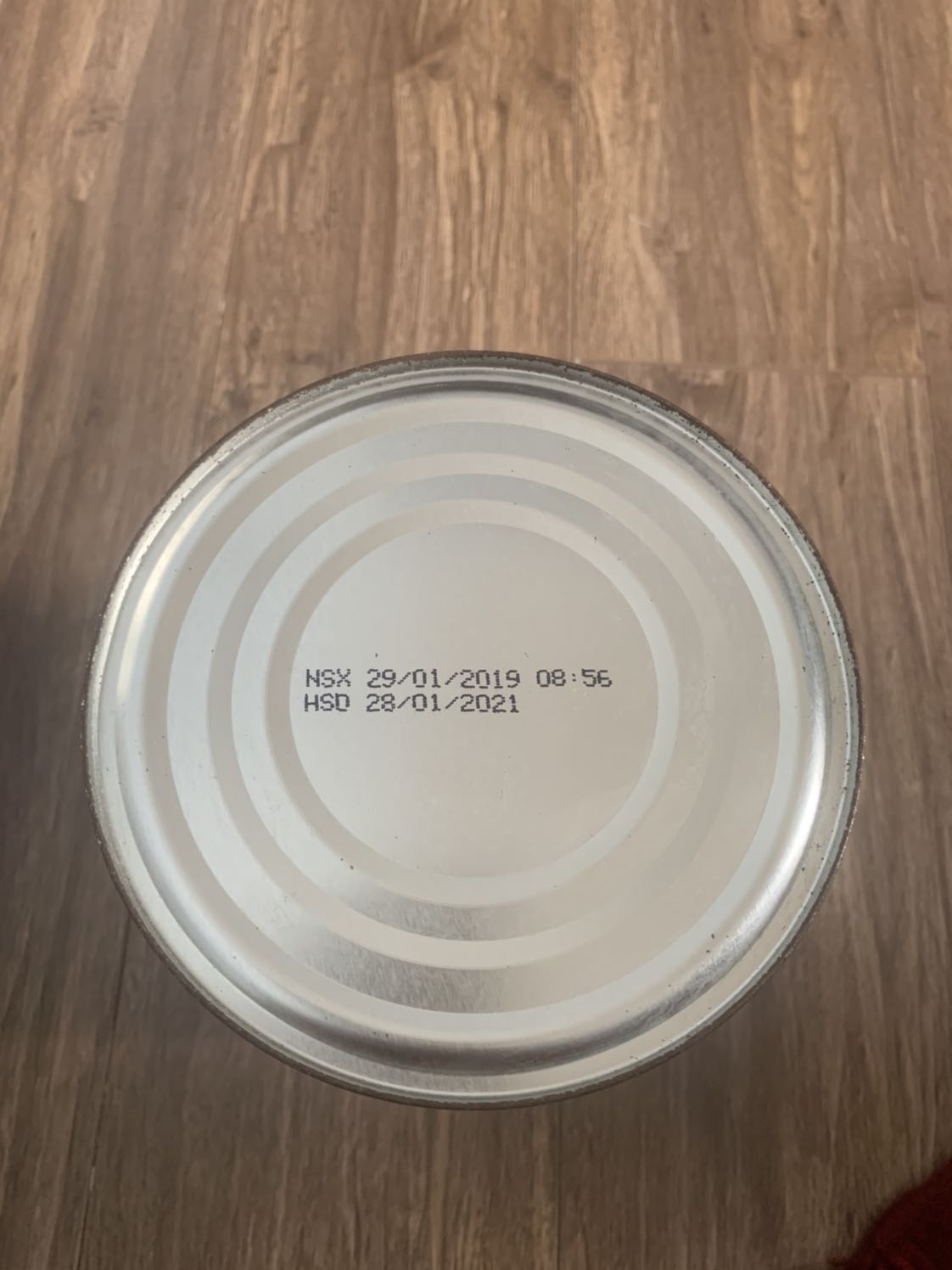 Sản phẩm bị rỉ sét nhẹ ở viền mép hộp, hạn sử dụng còn 6 tháng. Tuy nhiên những thứ đó k thành vấn đề, ngoài trừ không có mã QR để kiểm tra chính hãng hay không. Khá hoang man, đã gọi lên tổng đài tới giờ vẫn chưa thấy *** phản hồi chất lượng sản phẩm.