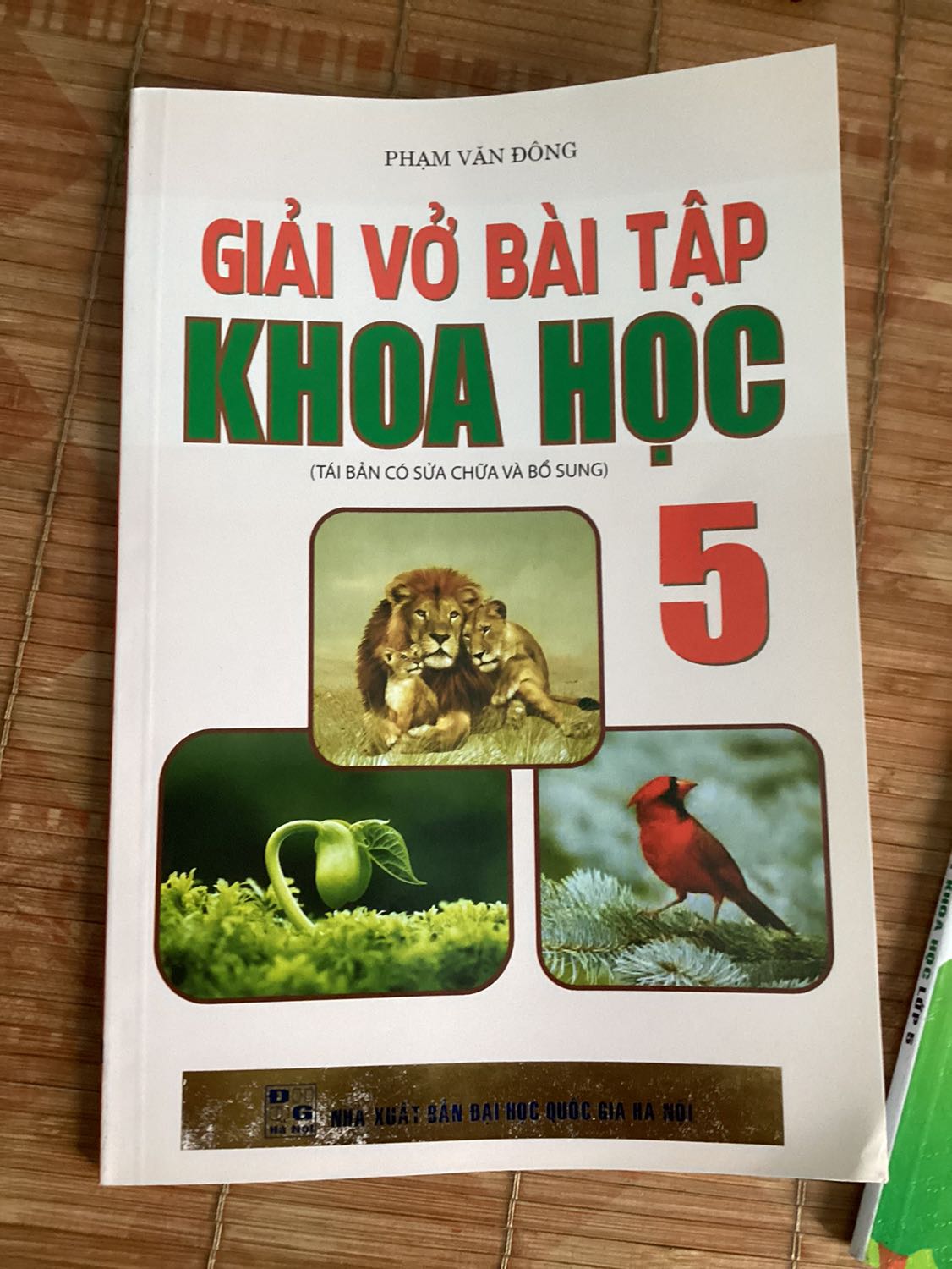 Với lời giải vở bài tập Khoa học lớp 5 hay nhất, chi tiết giúp học sinh dễ dàng trả lời câu hỏi và làm bài tập trong VBT Khoa học lớp 5 từ đó học tốt môn Khoa học lớp 5.