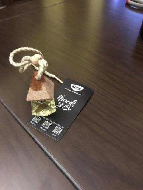 Mình xài gần hết rồi lại mua nữa, tinh dầu sả chanh thơm và mùi dễ chịu lắm luôn, cam ngọt và bạc hà cũng rất tuyệt vời. Shop đóng gói đẹp rắn chắc. Thời gian giao hàng rất nhanh. Cám ơn shop và tiki