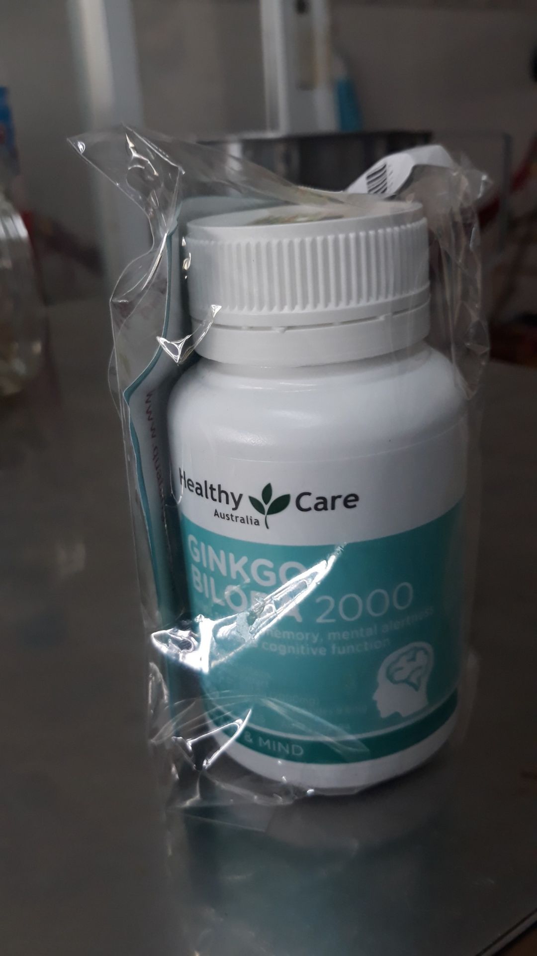 Sản phẩm giống hình, giao hàng nhanh. chất lượng thì uống mới biết được.