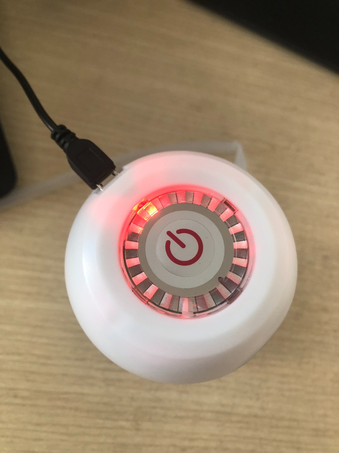 Mở không lên nguồn, xạc pin có sáng đền nhưng không vào pin. không sử dụng được.
Giao hàng chậm 1 tuần.