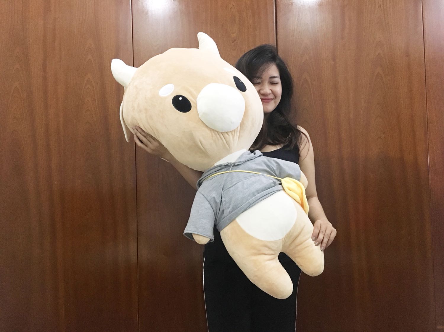 Bò bông mềm mịn, màu sắc tươi sáng, đường may chắc chắn, kích thước chuẩn 90cm ôm vừa hết vòng tay. Gói sp cẩn thận tuy giao đúng ngày nhưng hơn 5h chiều ngày cuối mới tới. Vừa nhận hàng thì tiki thêm loại 100cm :v