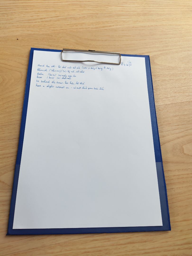 Đã nhận được sản phẩm. Được hỗ trợ tiki now. Chuẩn bị trước tâm lý là nó khả năng sẽ mỏng dính èo ụt. Nhưng hàng tới tay thì thấy cũng khá. Vừa lòng. Hy vọng cái kẹp đừng bị gỉ sét nhanh quá.