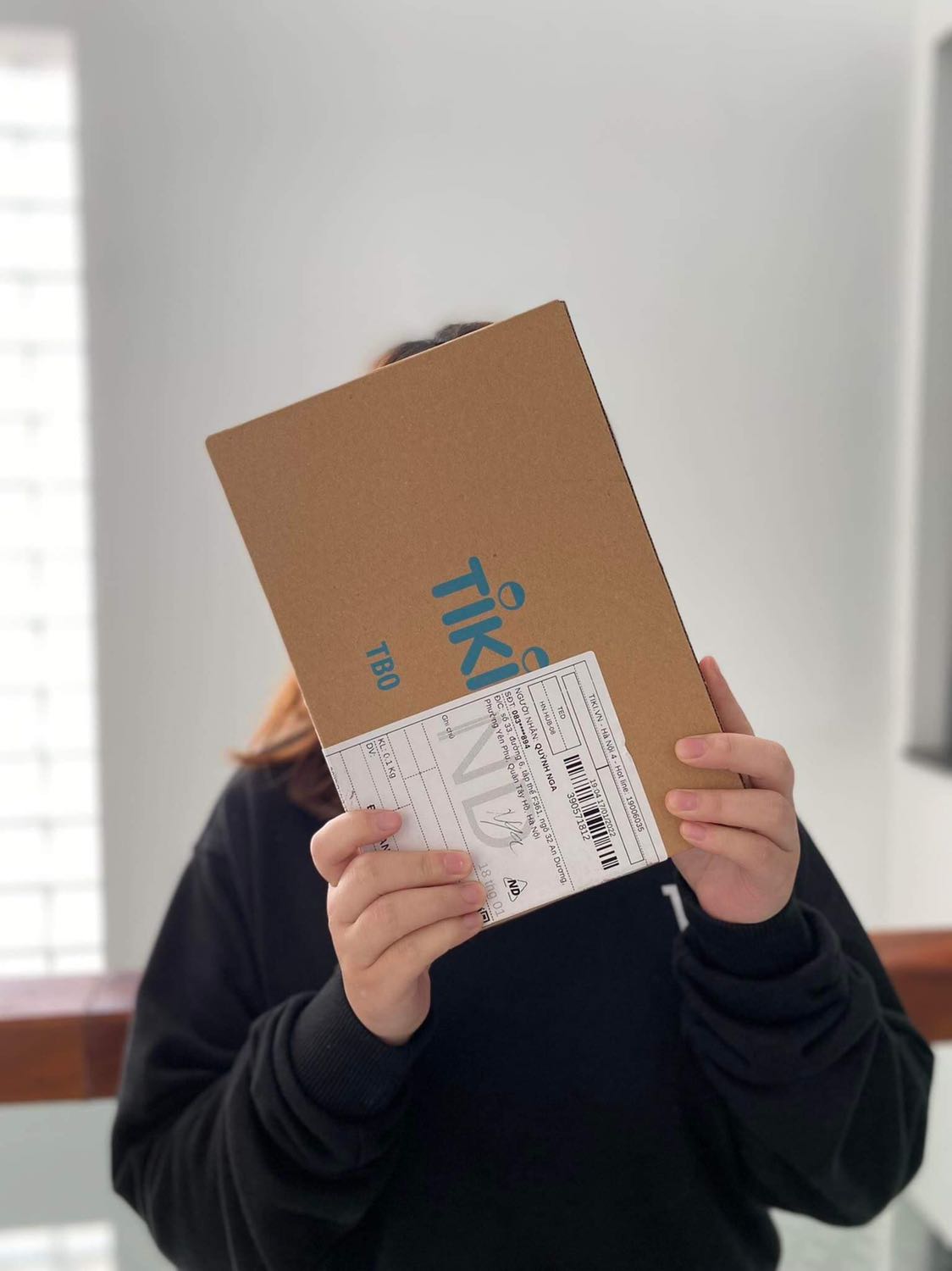 Mọt phim là không được bỏ qua cuốn sách này đâu. Lâu lắm mới có một cuốn sách khiến mình phấn khích đến vậy. Nội dung thì có độc lạ, cách dẫn dắt vấn đề thì thông minh, hài hước. Thi thoảng mình đọc sách cũng phải woww lên vì tại sao có những thủ thuật tâm lý trong phim ảnh đến giờ mình mới biết. Rate 5 sao luôn nhé