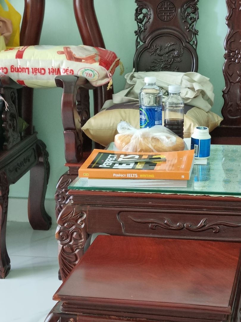 Mình hơi lười nên chụp như này, sách rất ok, thơm tho, giao siêu nhanh, đóng gói rất chuẩn luôn