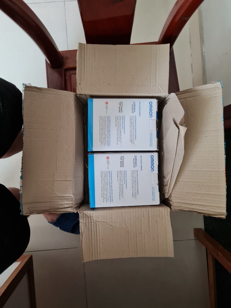 giao hàng nhanh hơn dự kiến, sản phẩm tốt. hộp bên ngoài móp méo trong quá trình vận chuyển, không có lớp xốp bảo vệ nhưng may mắn không ảnh hưởng đến sản phẩm.